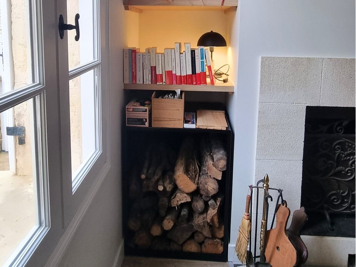 Coffre à bois sur-mesure en métal Coffre à bois en métal, fait sur-mesure - Consultante en aménagement intérieur en Gironde